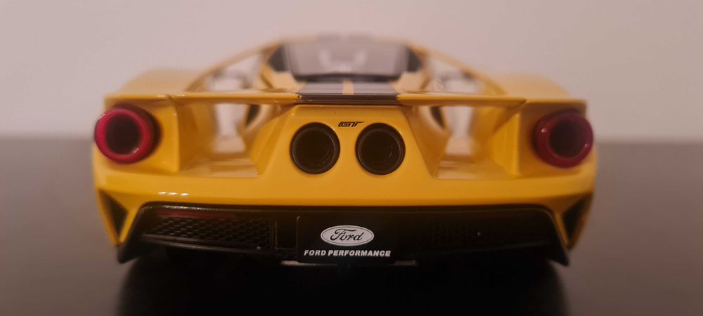 Ford GT 2017 - 1:18 AutoArt