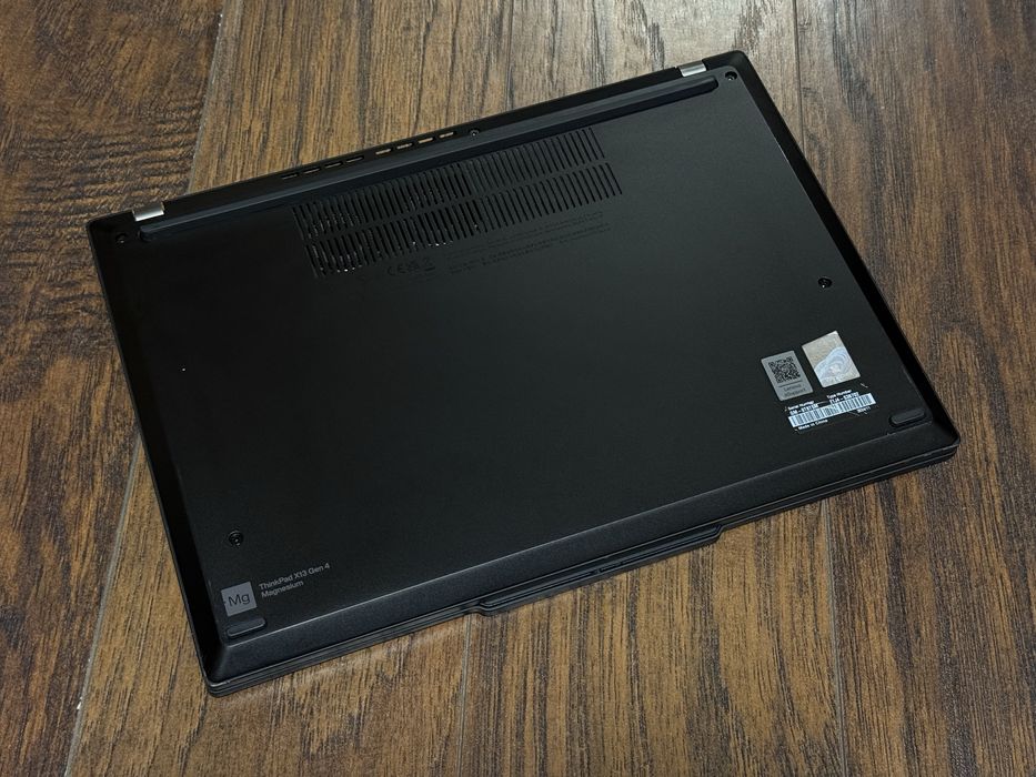 Ноутбук Lenovo ThinkPad X13 Gen 4 14” Ryzen 5 PRO 7540U / 16GB / 256GB
