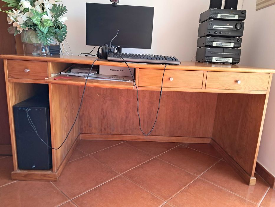 secretaria em madeira