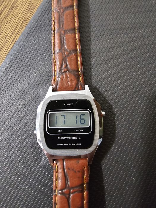 Часы электроника 5