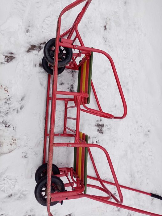 Санчата для двійнят. Подвійні санки