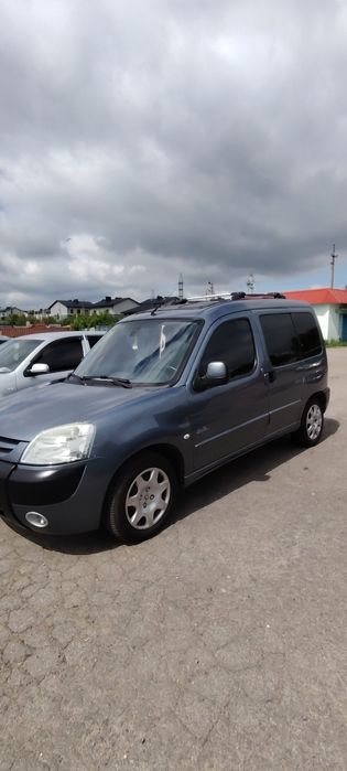 Продам авто Пежо партнер