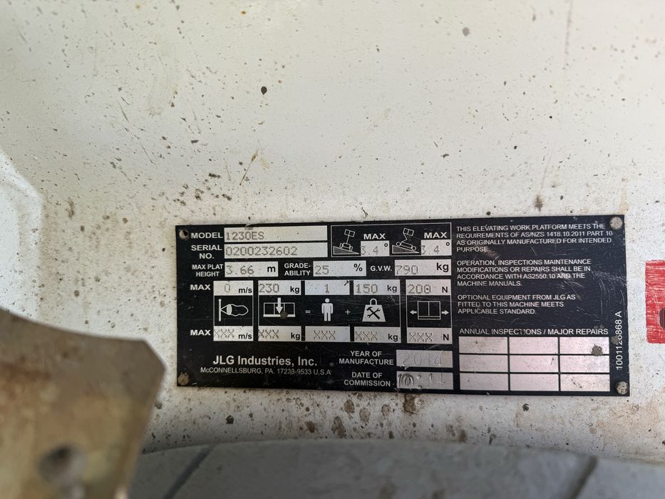 Podnosnik  koszowy jlg es1230