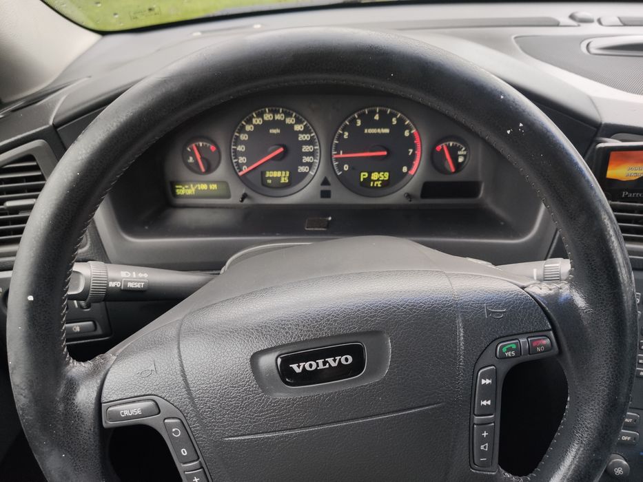 Volvo V70 CROSS COUNTRY benzyna