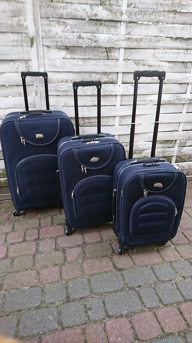 Walizka podróżna srednia  1 szt ultra lekkia nowe