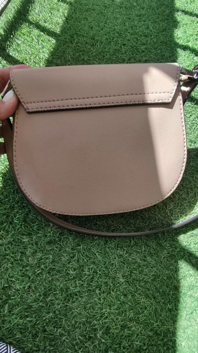 Mala Guess como nova
