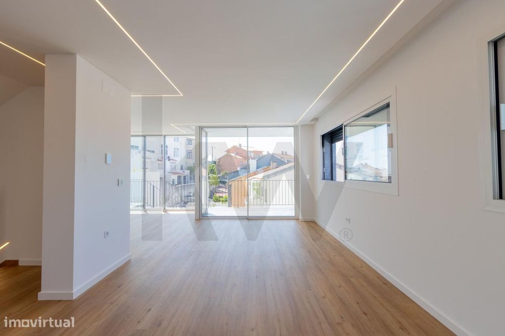 Moradia em condominio com jardim e piscina privados