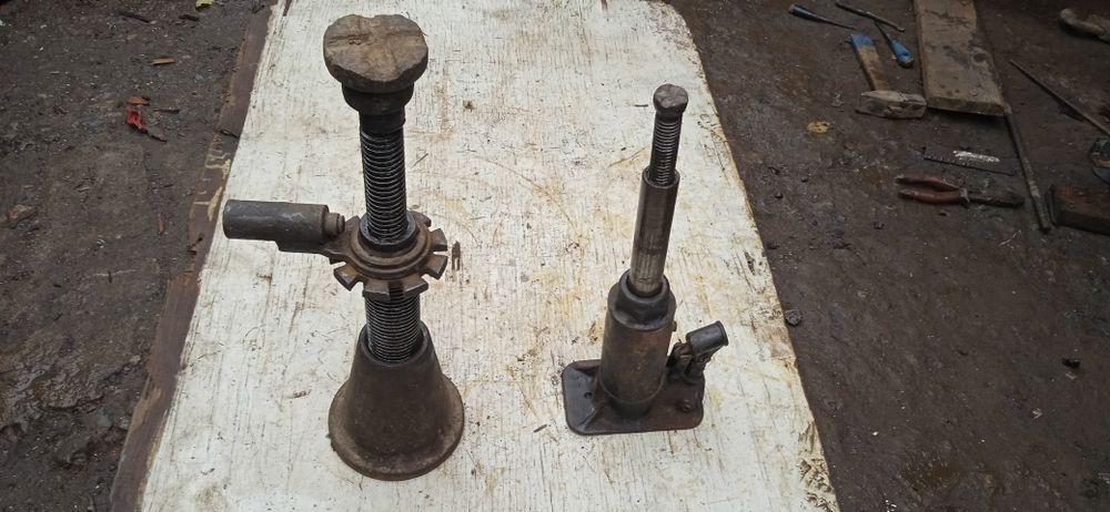 Продам домкрат под ремонт.