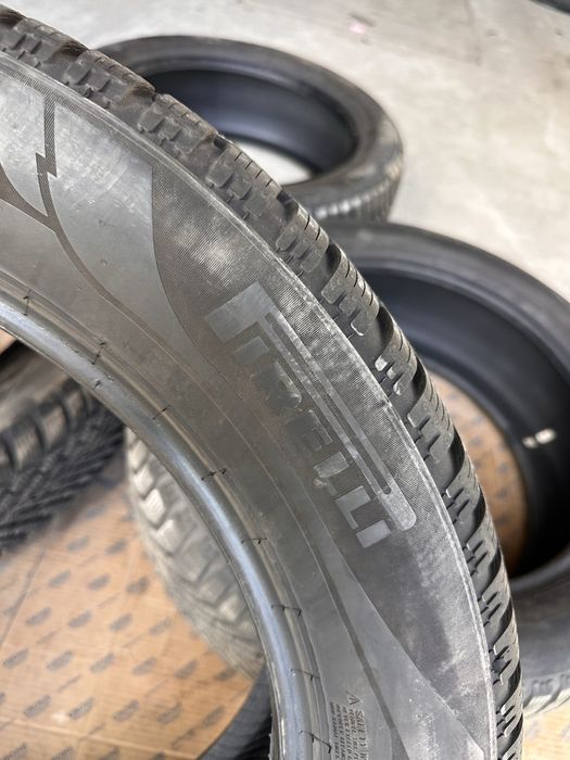 Резина зимная.   Pirelli.   235.55.19   Britain