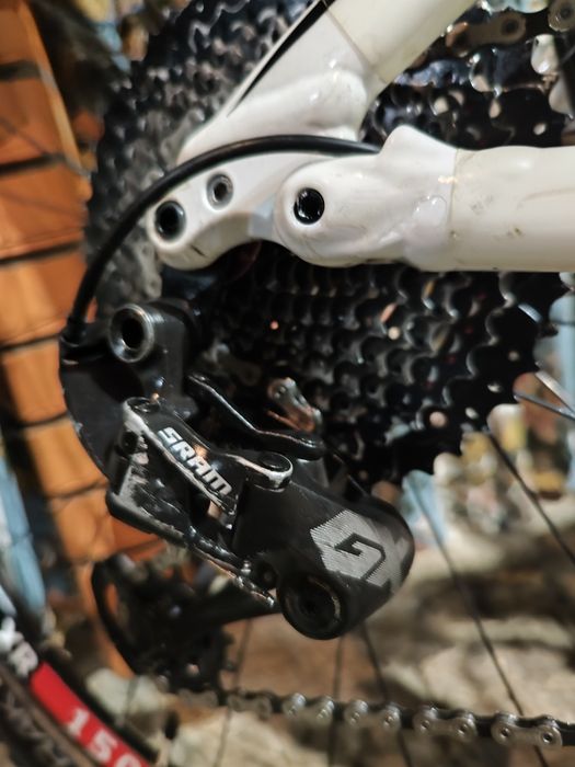 Specialized Epic Comp Carbono
Amortecedor Fox Brain 
Suspensão Rocksho