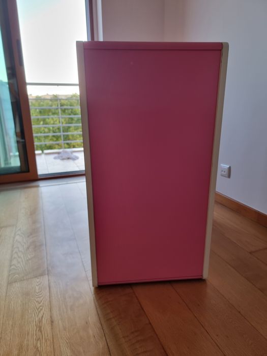 Cómoda com 4 gavetas