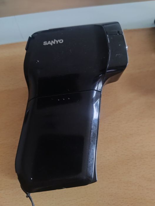 продам відеокамеру SANYO