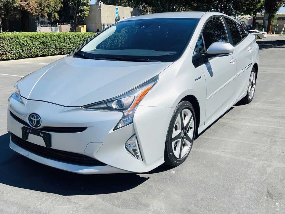 Toyota Prius      2016