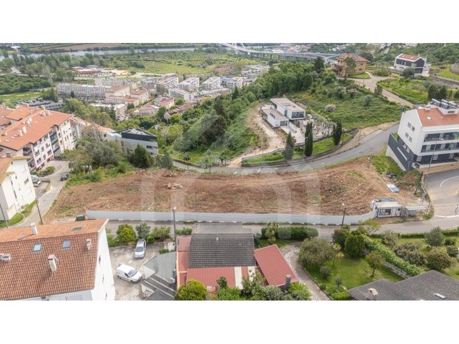 Apartamento T3 DUPLEX em construção | Condomínio com piscina e vist...