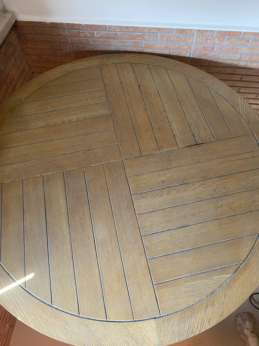 Mesa redonda com 90cm de diâmetro