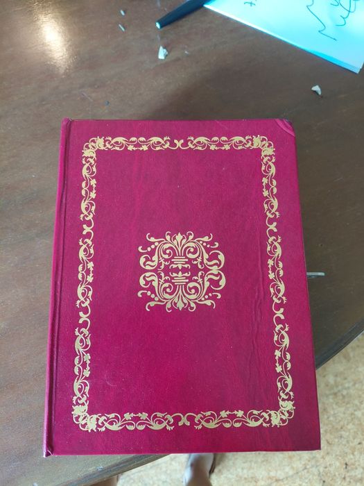 Livro cofre com chave