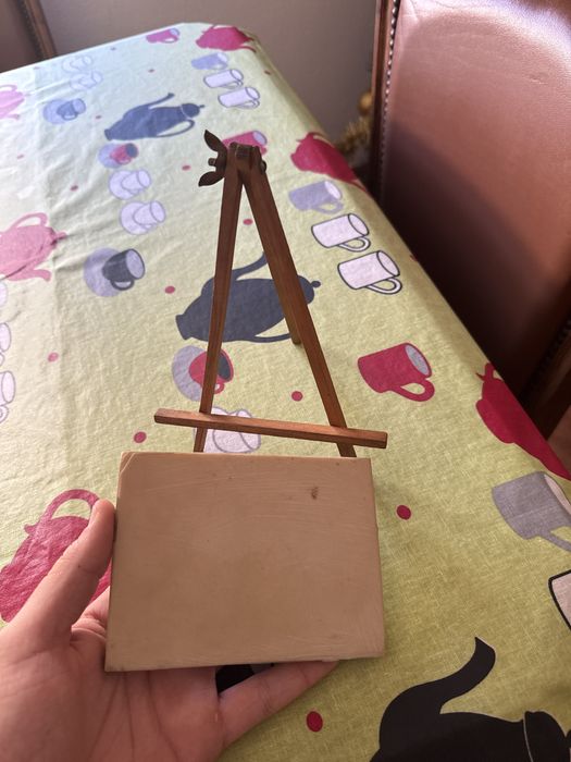 Quadrozinho decorativo ouriços em cavalete de madeira