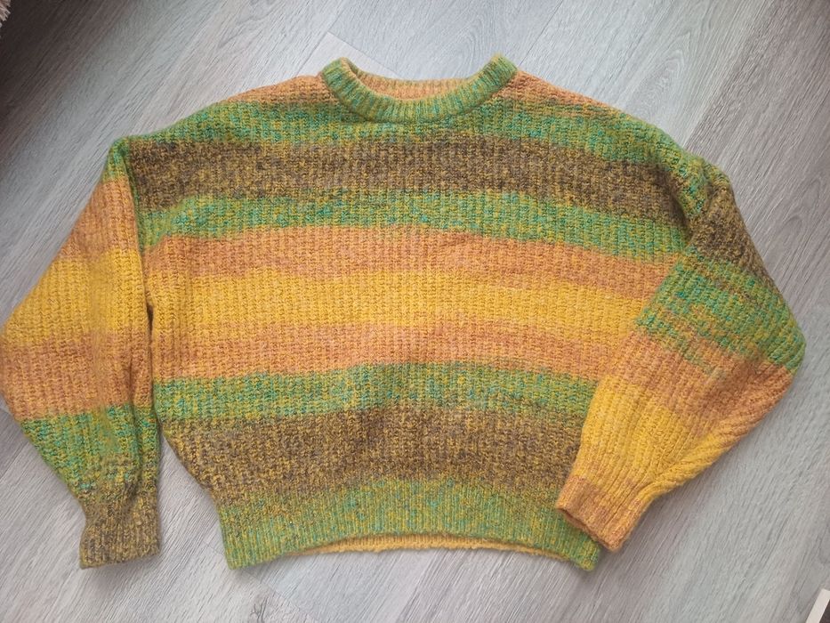 Теплий светрик ,незвичайний