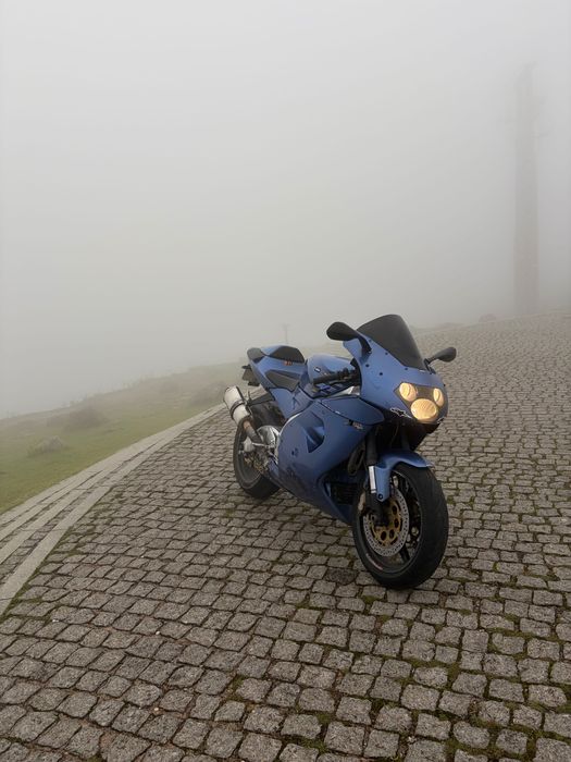 Aprilia rsv1000/ ou troco carro gasóleo 5lugares