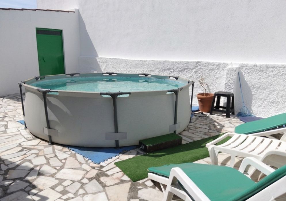 Aluguer de Espaço p/ Festas com Piscina e Churrasqueira  e espaço INTERIOR