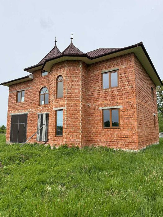 Продається великий добротний будинок у селі Панка