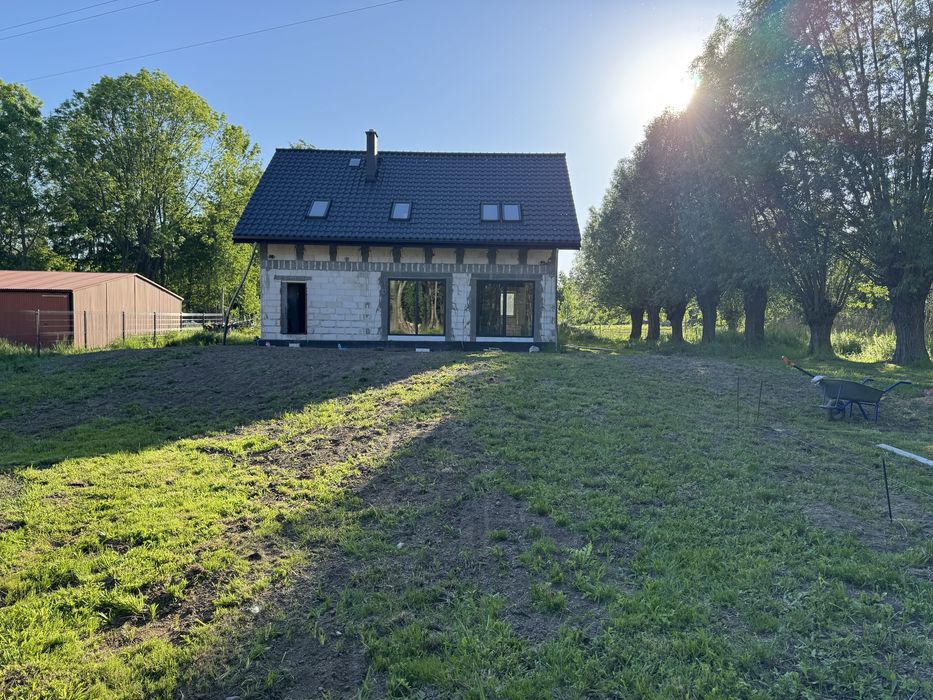 Stan surowy +   / duży  dom jednorodzinny z bardzo dużym ogrodem.  178m2 uzuykowej plus pomieszczenie gospodarcze