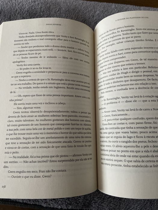 A mulher do Plantador de Chá - autor Dinah Jefferies