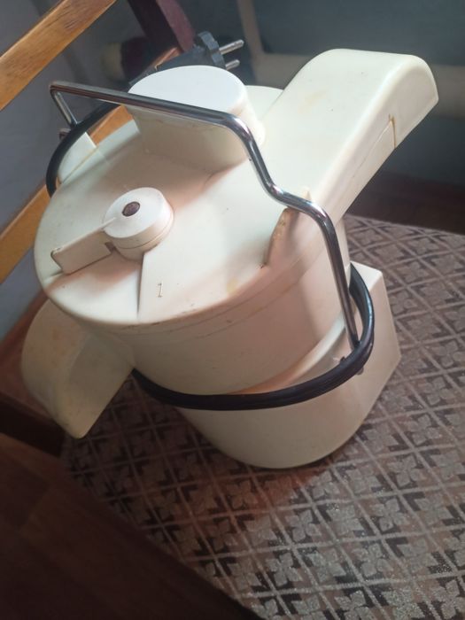 Соковыжималка СВСП202 "РОСИНКА"