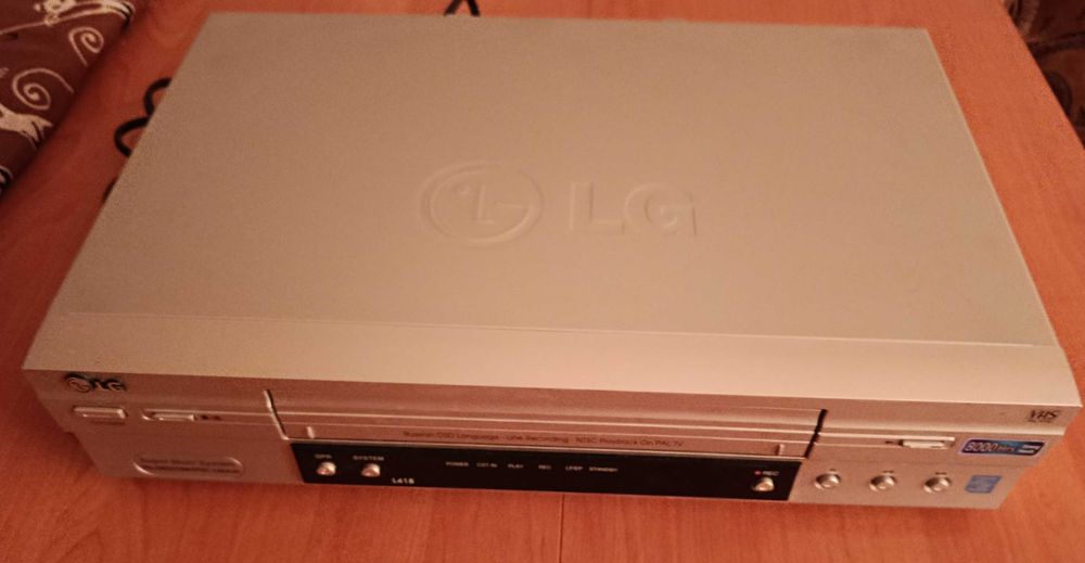 Продам DVD PLAYER касетний