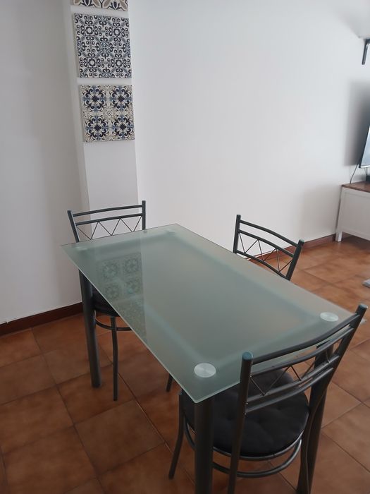 Mesa com cadeiras