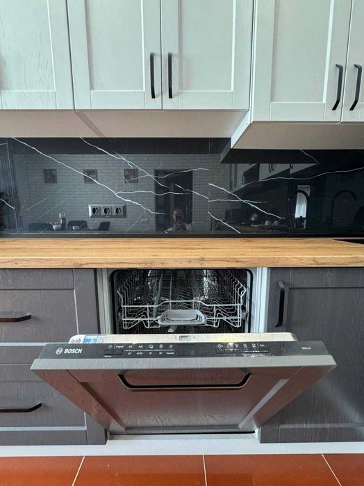 2-х поверховий будинок з ремонтом в с. Нижнів