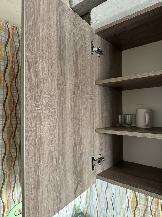 Тумбочка кухонна навісна, стан нової