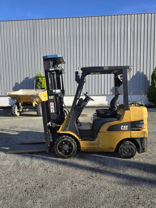 Empilhador Caterpillar GC30 N
