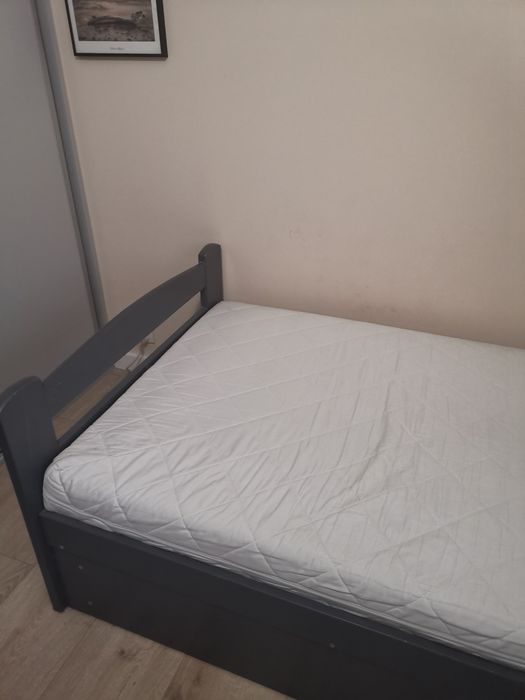 Sprzedam łóżko 90x200 z materacem, stan bdb