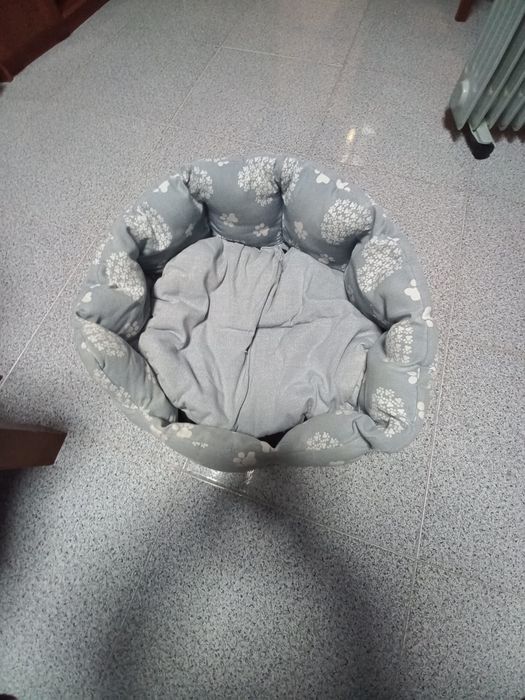 Cama  para animal bom estado