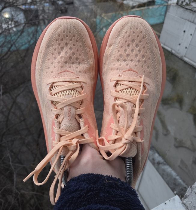 40.5р Hoka Clifton 9 жіночі кросівки