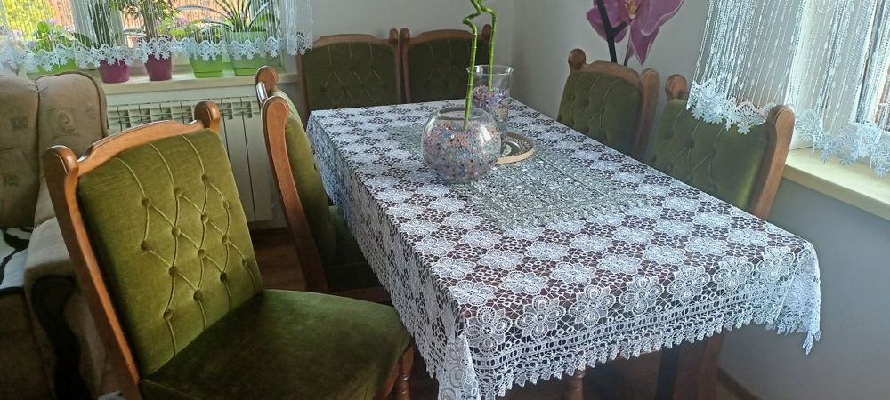 Krzesła do salonu, jadalni