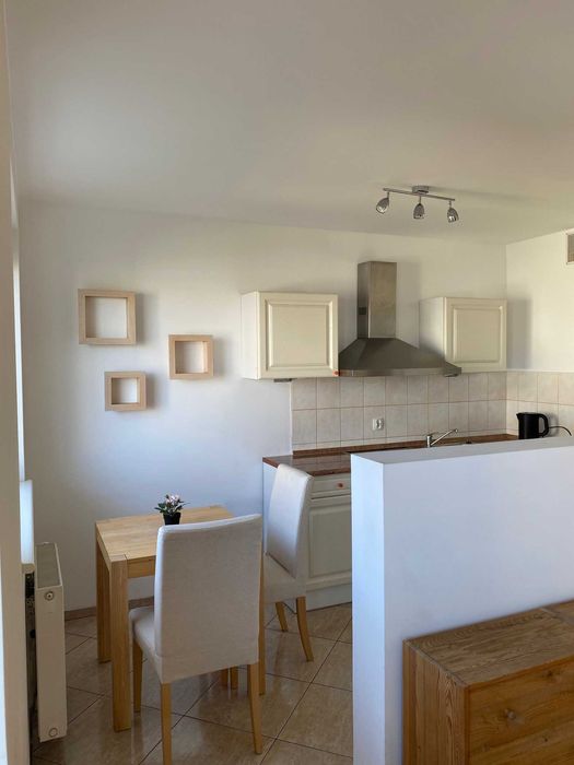 WYNAJMĘ  jasną i przestrzenną KAWALERKĘ 35m²  SKM Kiełpinek  CH AUCHAN