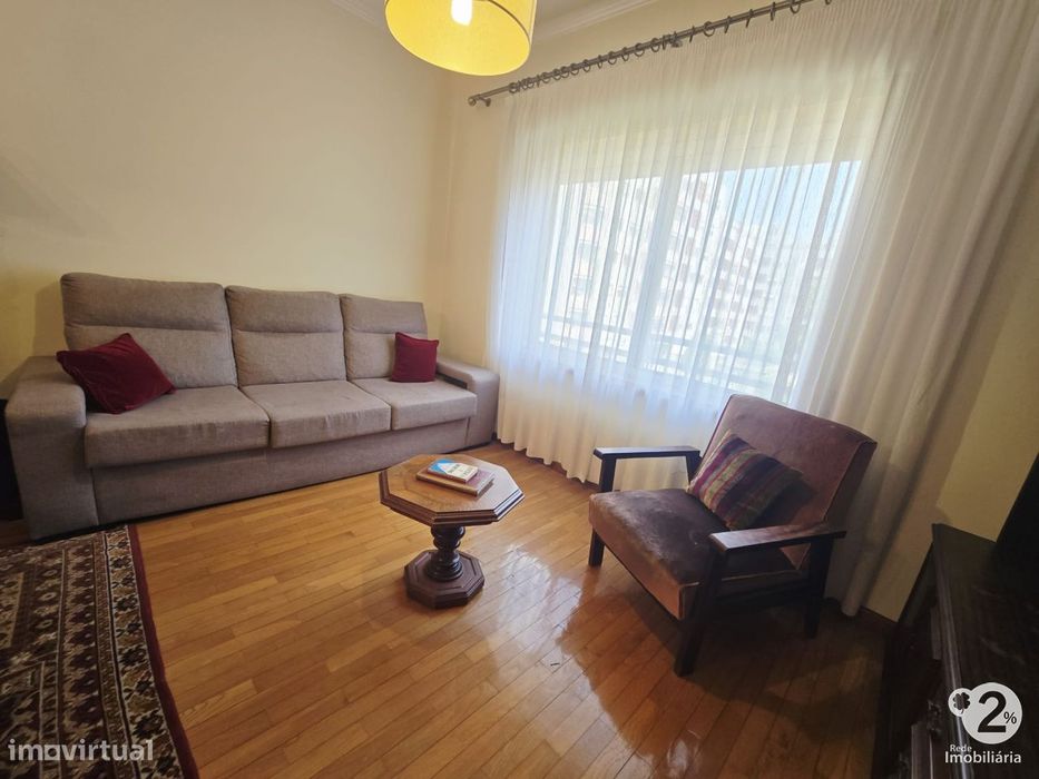 Apartamento T2 em Vilar do Paraíso ( Vila Nova de Gaia )