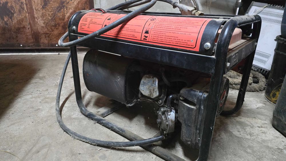 Бензогенератор 2,8 кВ Газ-Бензин.