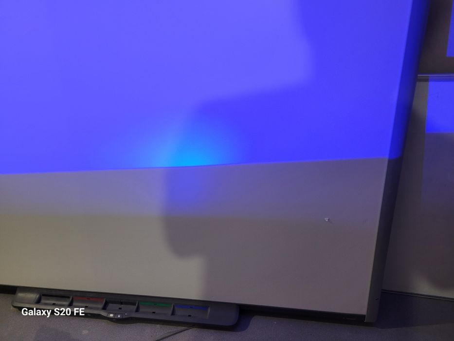 Tablica Interaktywna Smart Board 685 + projektor rzutnik Epson EB 475W