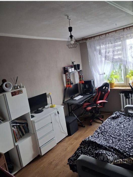 Pokój, stancja. Wynajmę 2 pokoje w 3 pokojowym mieszkaniu.