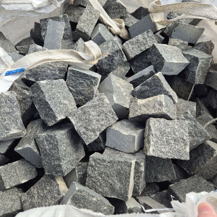 Гранітна бруківка