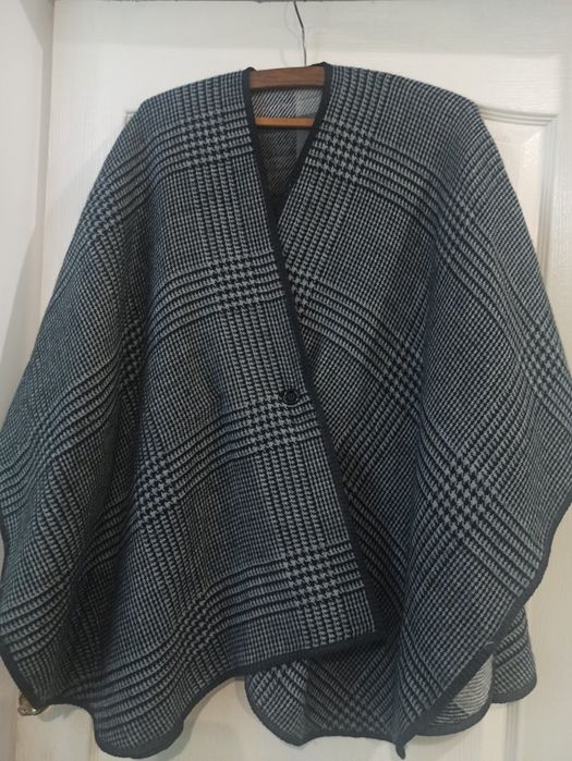 Пончо- накидка  на дві сторонидля любої статі , кардаган жіночий, які