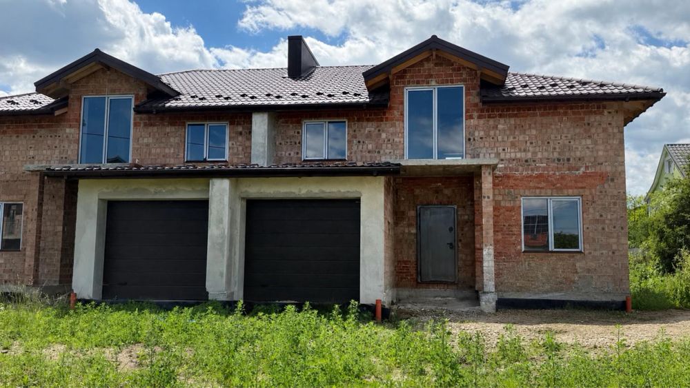 Продаж сучасного котеджу в Дрогобичі