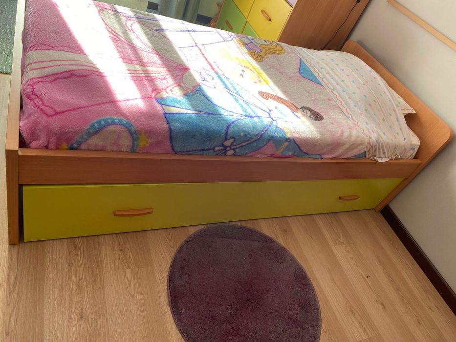 Vendo cama + comoda quarto menina