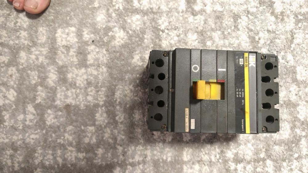 Автомат силовий IEK 88-35 125 А, трьохполосний