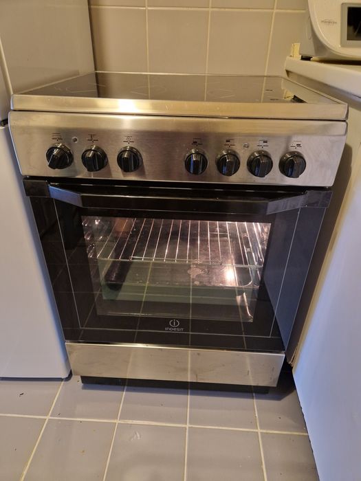 Fogão eléctrico Indesit
