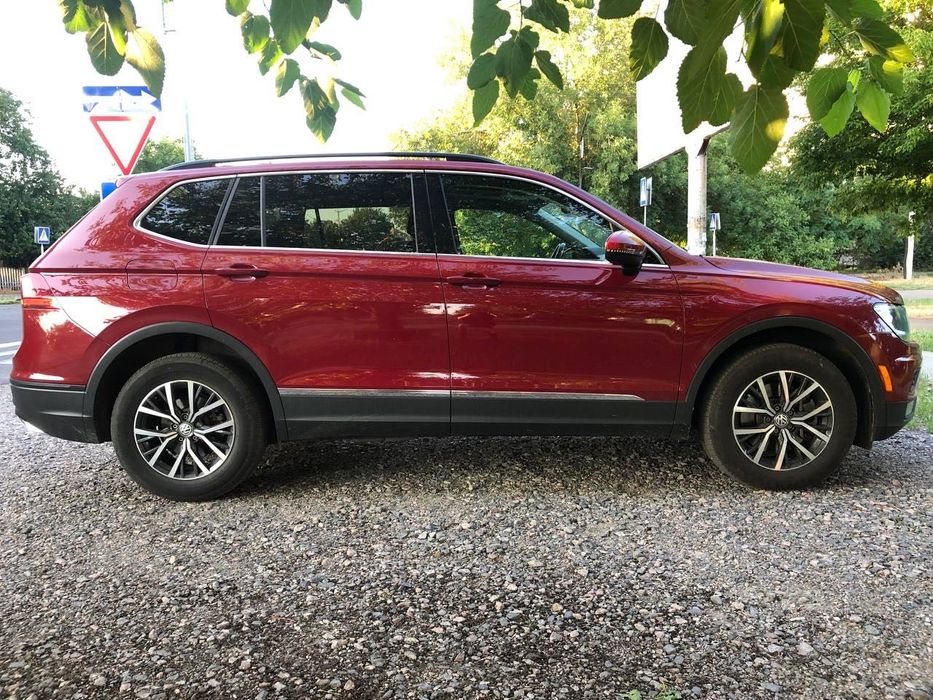 Volkswagen Tiguan Allspace 2018 пробег 40000 км.