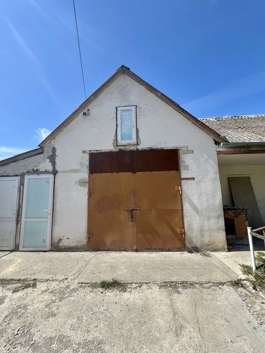 Продам 2-поверховий житловий будинок